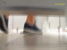 Caiu na net foda no banheiro da faculdade
