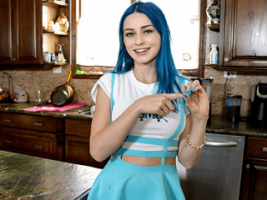 Novinha de Cabelo Azul deu a Buceta Para o Colega na Cozinha